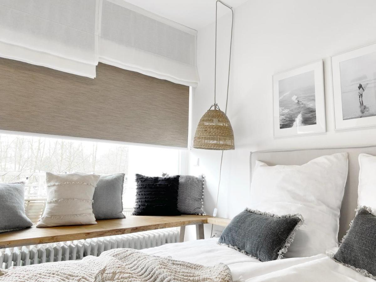 Seaside Rooms - Zentrales Design-Apartment Mit Balkon & Parkplatz - 2 Minuten Zum Strand Timmendorfer Strand Exterior foto